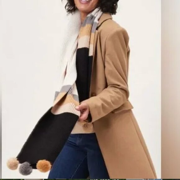 Stylish Black and Tan Pom Pom Chunky Scarf-NEW - Picture 2 of 15